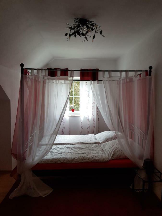 Romantik Ferienwohnung Am Tor Zum Allgaeu - Erwachsenenferienwohnung Fuchstal エクステリア 写真